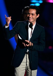Marc Anthony estrena su nuevo sencillo "Vivir Mi Vida"