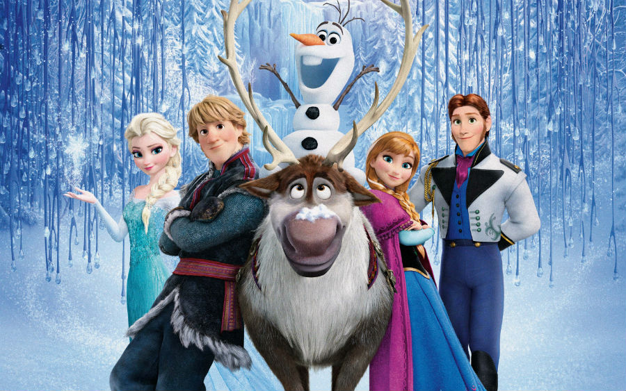 Anna y Elsa, son dos hermanas princesas y mejores amigas de juegos, pero deben crecer separadas porque Elsa, la mayor, tiene un extraño poder: sus manos son capaces de congelar objetos y hacer nevar, lo que es peligroso porque en un accidente casi congela a su hermana. Pero ambas deben reencontrarse y enfrentarse cuando Elsa, la mayor, debe asumir el mando del reino. Una hermosa película animada de Disney que no te puedes perder.