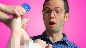 ¿Qué pasa cuando los padres cambian los pañales por primera vez?