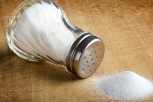 Disminuye el consumo de sal con estos prácticos tips