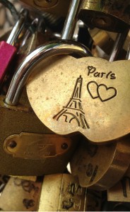 Fin a "Los candados del amor" del puente de Las Artes de París