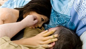 ¿Un amor de silicona? Él es Dirk y su pareja es una muñeca llamada Jenny