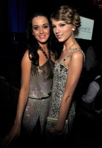 Sigue la Pelea entre Taylor Swift y Katy Perry