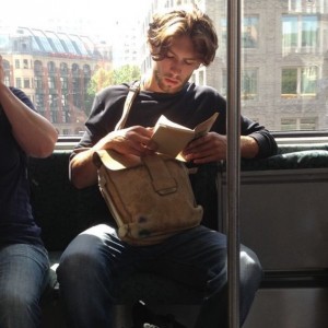 #MomentoInstagram: Guapos Hombres leyendo