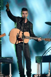 Juanes fue cupido en medio de una presentación