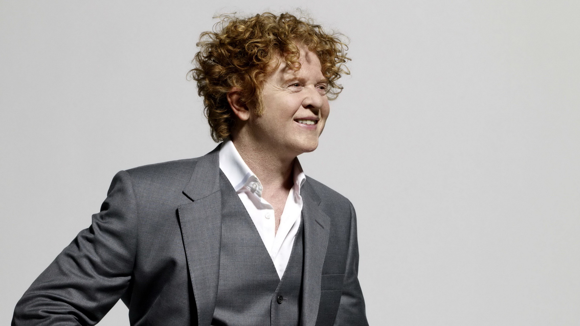 Vocalista de Simply Red pidió disculpas por tener sexo con más de 3 mil mujeres