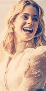 Actriz de Violetta Repartió Besos en el Festival de Venecia