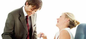 ¿Amor laboral? El lado bueno de tener un pinche en el trabajo