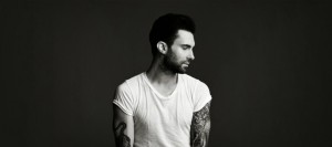Adam Levine también se aburre cuando está solo