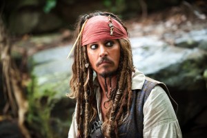 Johnny Depp sorprende a asistentes a show disfrazado de Jack Sparrow en Disneyland