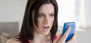 Le mandó una foto a su marido y terminó delatándose