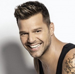 RICKY MARTIN REGRESA CON "A QUIEN QUIERA ESCUCHAR"
