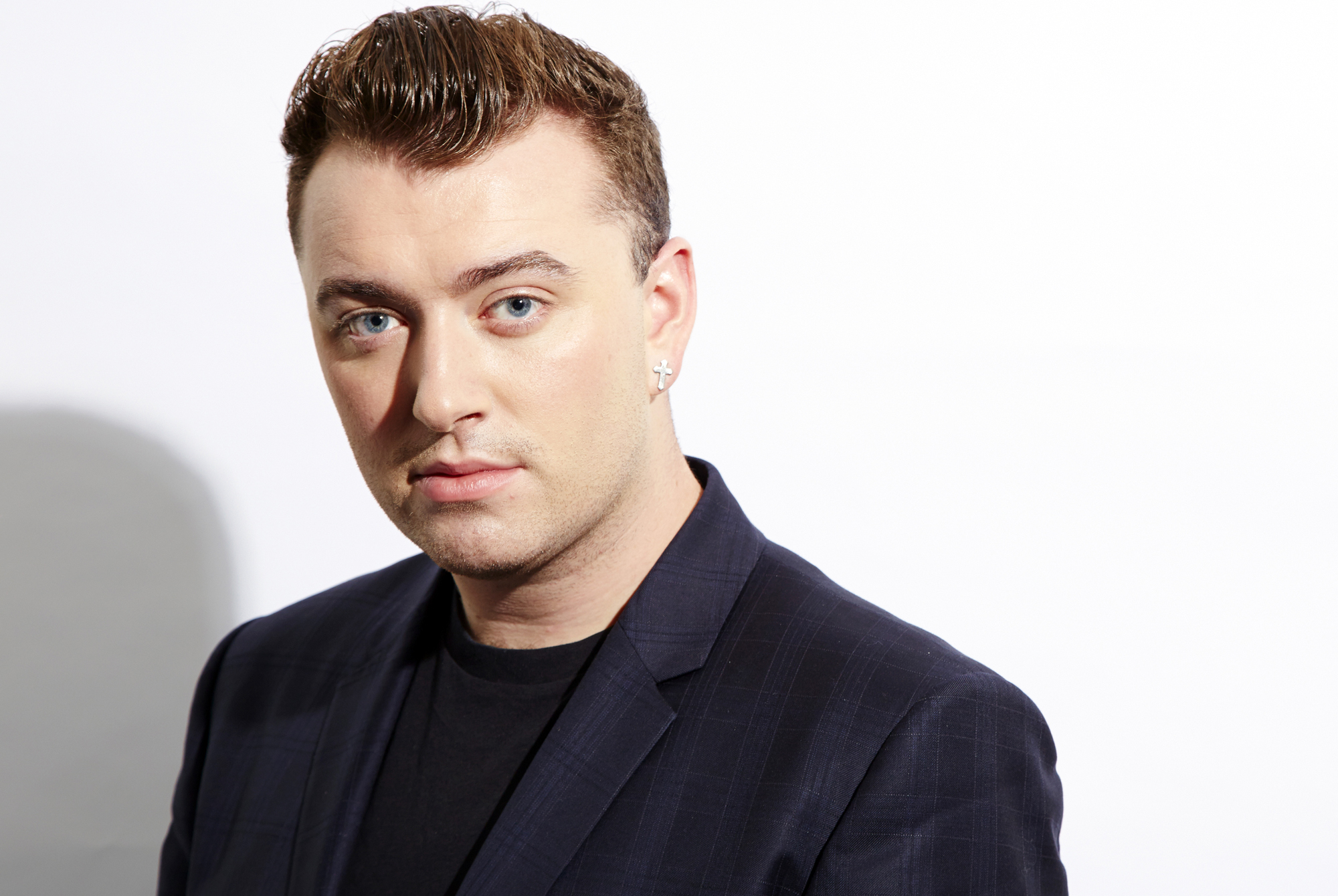Sam Smith estrena nuevo tema "Drowning Shadows"