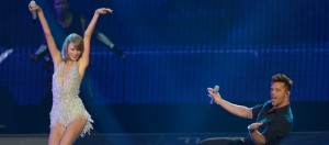 "Living La Vida Loca" al estilo de Ricky y Taylor