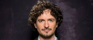 Tommy Torres se autosaluda por su cumpleaños