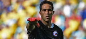 Claudio Bravo publica dos tiernas fotos con su hijo