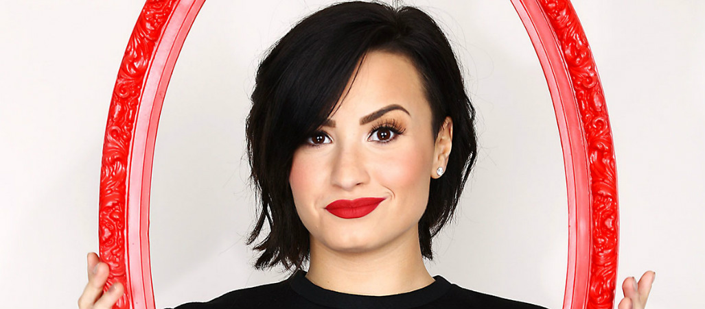 Así reaccionó Demi Lovato tras caerse en su último concierto