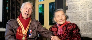 ¿70 años juntos? Esta pareja recrea su matrimonio de manera novedosa