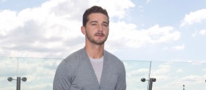 ¿Quieres hablar por teléfono con Shia LaBeouf? Llámalo acá