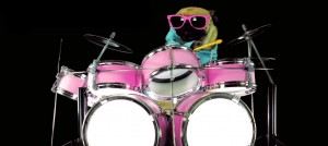 ¡Este pug es un rockstar!