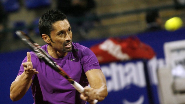 Claudio Bravo saluda a Chino Ríos