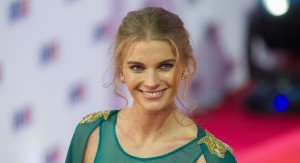 Josefina Montané deslumbra en sesión de fotos  y revela detalles de su embarazo