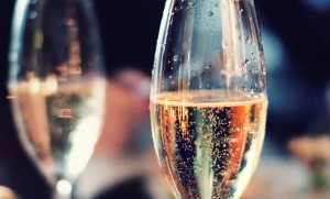 6 beneficios de la champaña que te encantará conocer