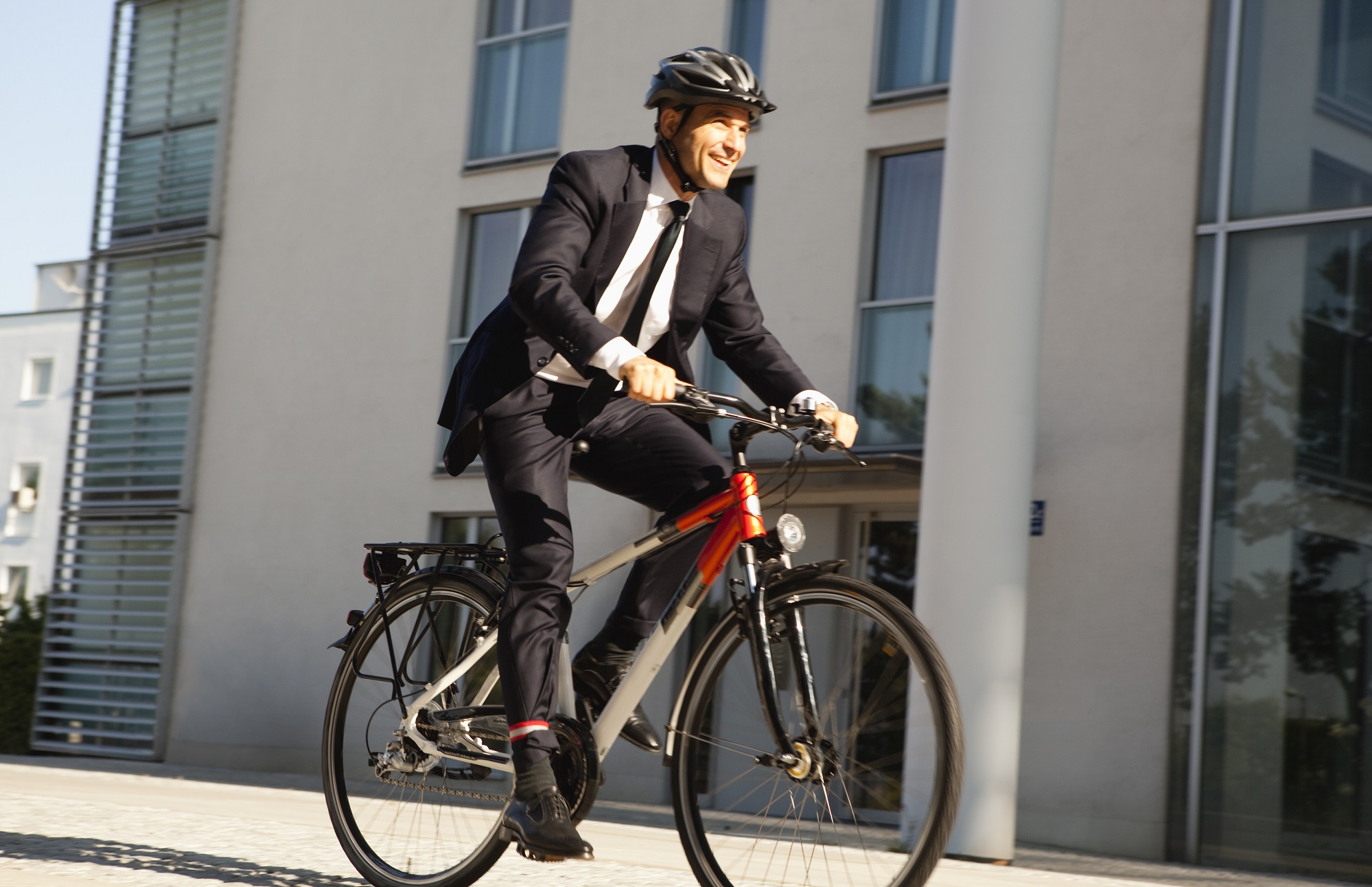 HOMBRE FELIZ BICICLETA