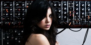 Para los mexicanos Javiera Mena es una "Chilena electrizante"