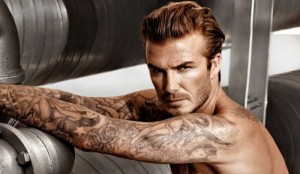 Estudio reveló por qué los hombres con tatuajes son más deseables