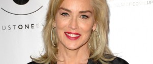 Sharon Stone luce irreconocible sin maquillaje