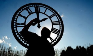 El horario de verano se mantendrá hasta el próximo año