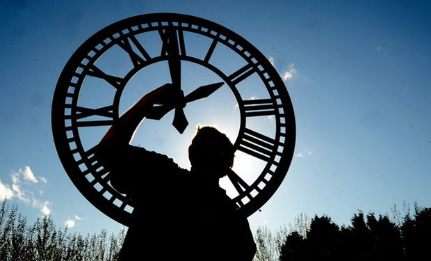 El horario de verano se mantendrá hasta el próximo año