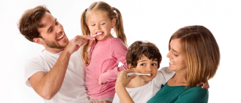 Esta es la cantidad de pasta de dientes que deben usar los niños