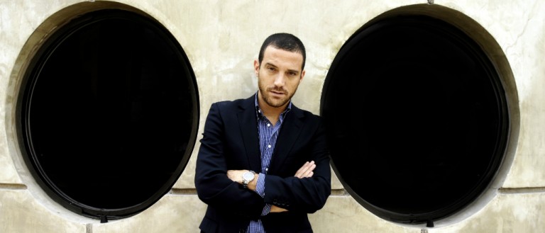 La nueva vida de Julián Elfenbein lejos de las cámaras