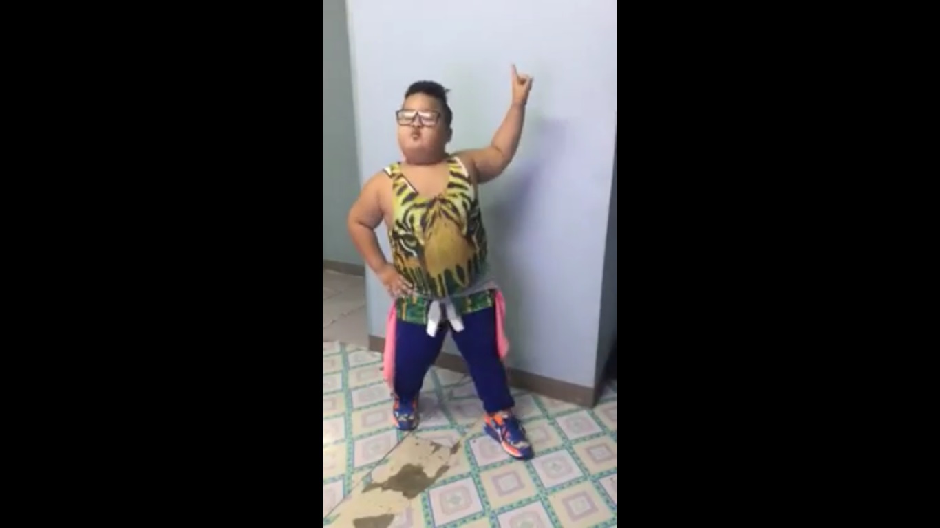 Niño bailando "Sorry" arrasa en las redes sociales