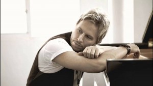 Noel Schajris presenta a su primo chileno