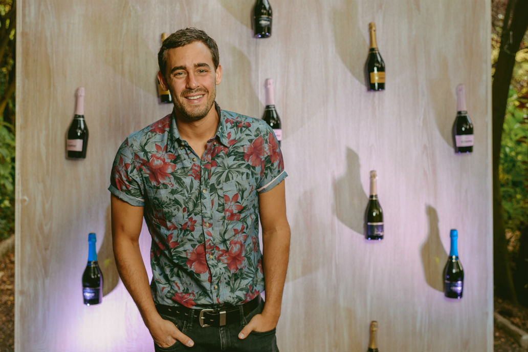 Ariel Levy es criticado tras su fofo de la marcha del Orgullo LGBT+