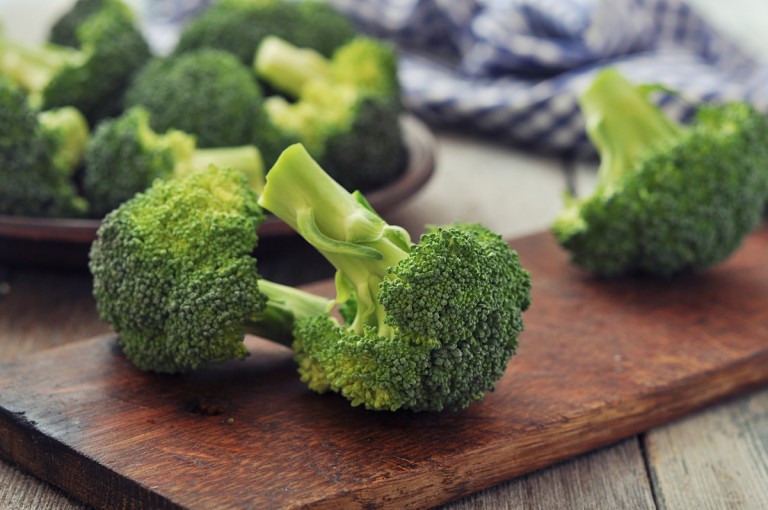 Descubre los beneficios del brócoli y cómo cocinarlo correctamente