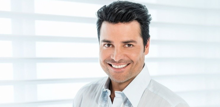 Chayanne disfruta bailando con su hija