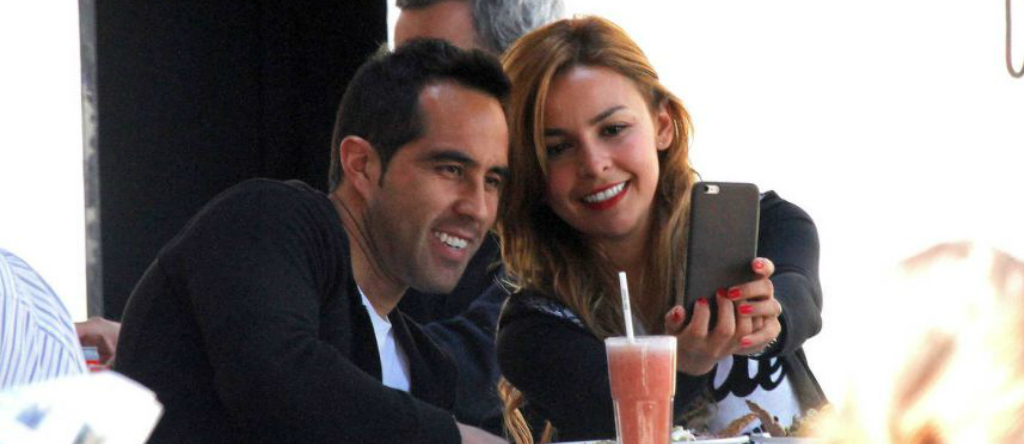 Esposa de Claudio Bravo publica foto con sus 9 meses de embarazo