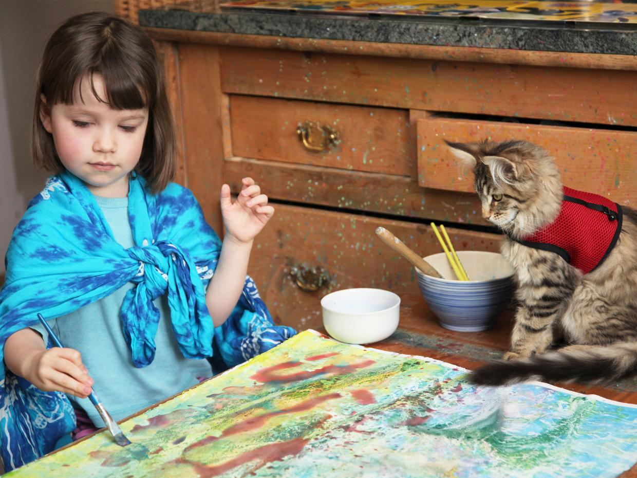 Con Thula, su inseparable gata.