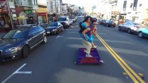 ¿Te gustaría que 'Aladdin' te paseara en su alfombra mágica?