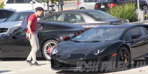 ¿Imaginas que Batman te fuera a buscar en su Lamborghini?