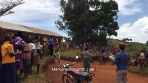 Así reaccionaron los niños en África cuando vieron un dron