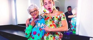 Una extravagante abuelita de 87 años se roba todas las miradas en instagram