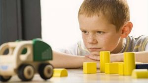 La carta de niño con síndrome de Asperger que conmueve en redes sociales