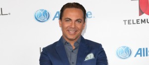 ¿Cristian Castro tiene novia 12 años menor?