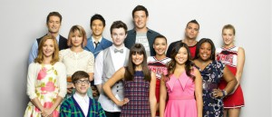 Actriz de "Glee" se desnuda para osada portada de revista