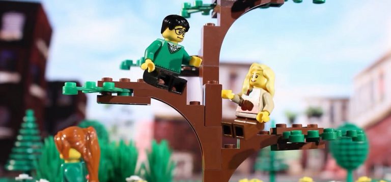 ¡Que ingenioso! Recreó su gran historia de amor con figuritas de Lego